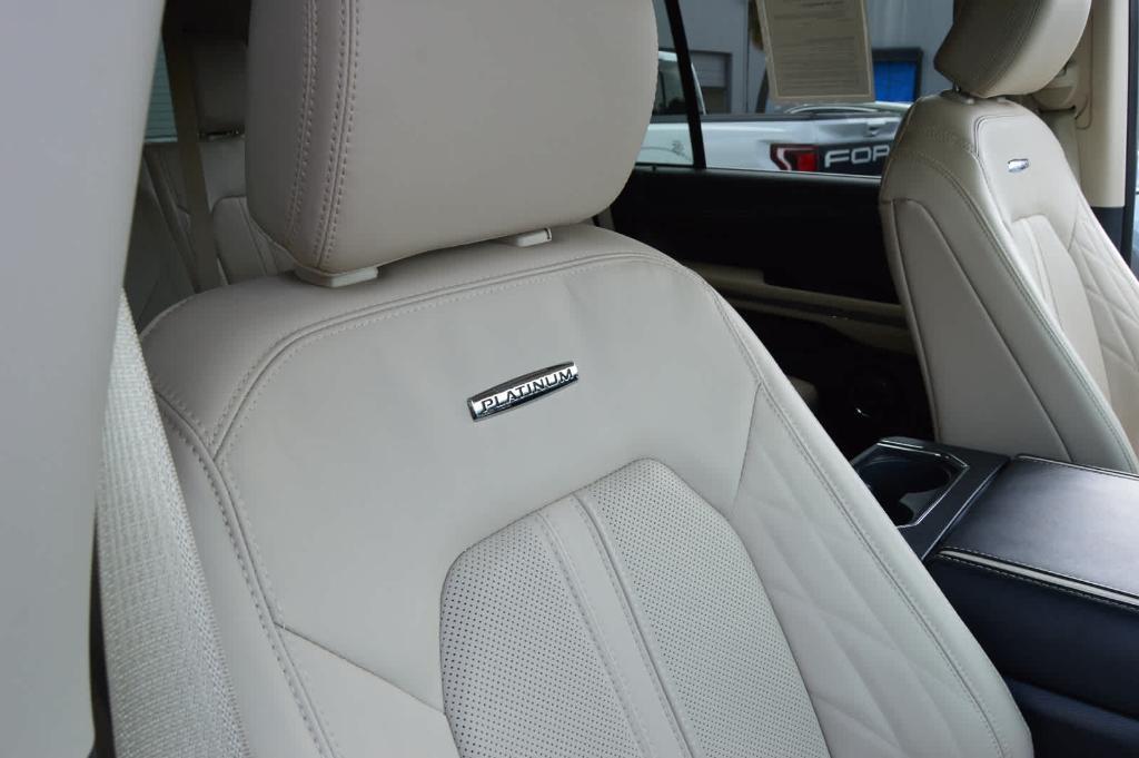 used 2022 Ford Expedition car, priced at $52,899