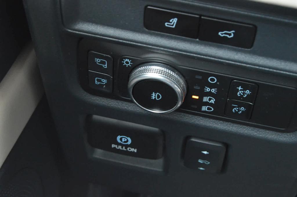used 2022 Ford Expedition car, priced at $52,899