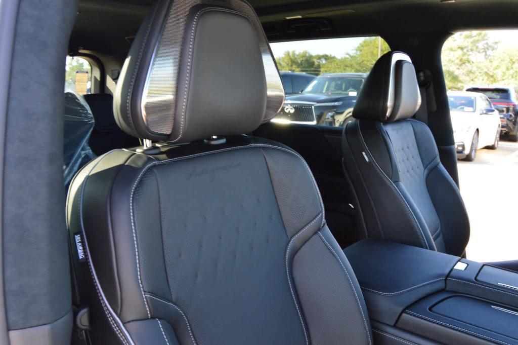 new 2025 INFINITI QX80 car, priced at $112,590