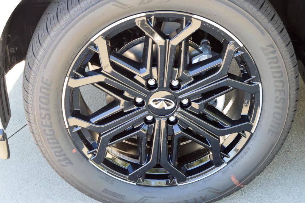 new 2026 INFINITI QX80 car, priced at $106,525