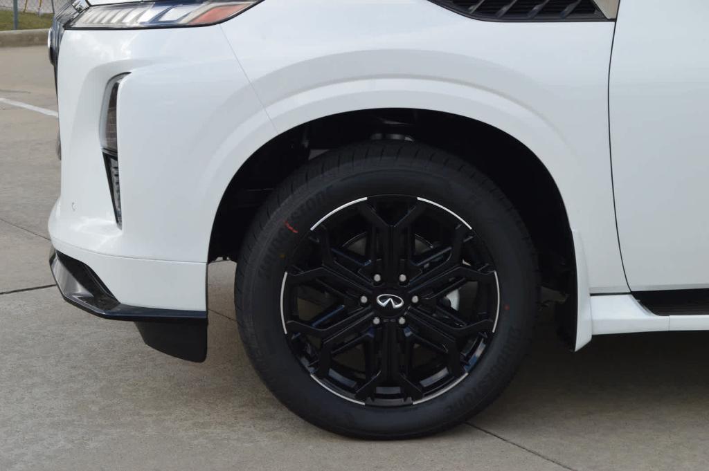 new 2026 INFINITI QX80 car, priced at $106,620