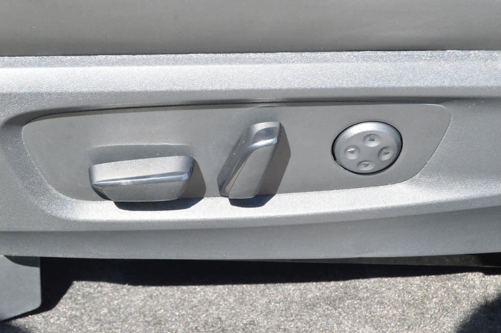 used 2025 INFINITI QX60 car, priced at $46,999