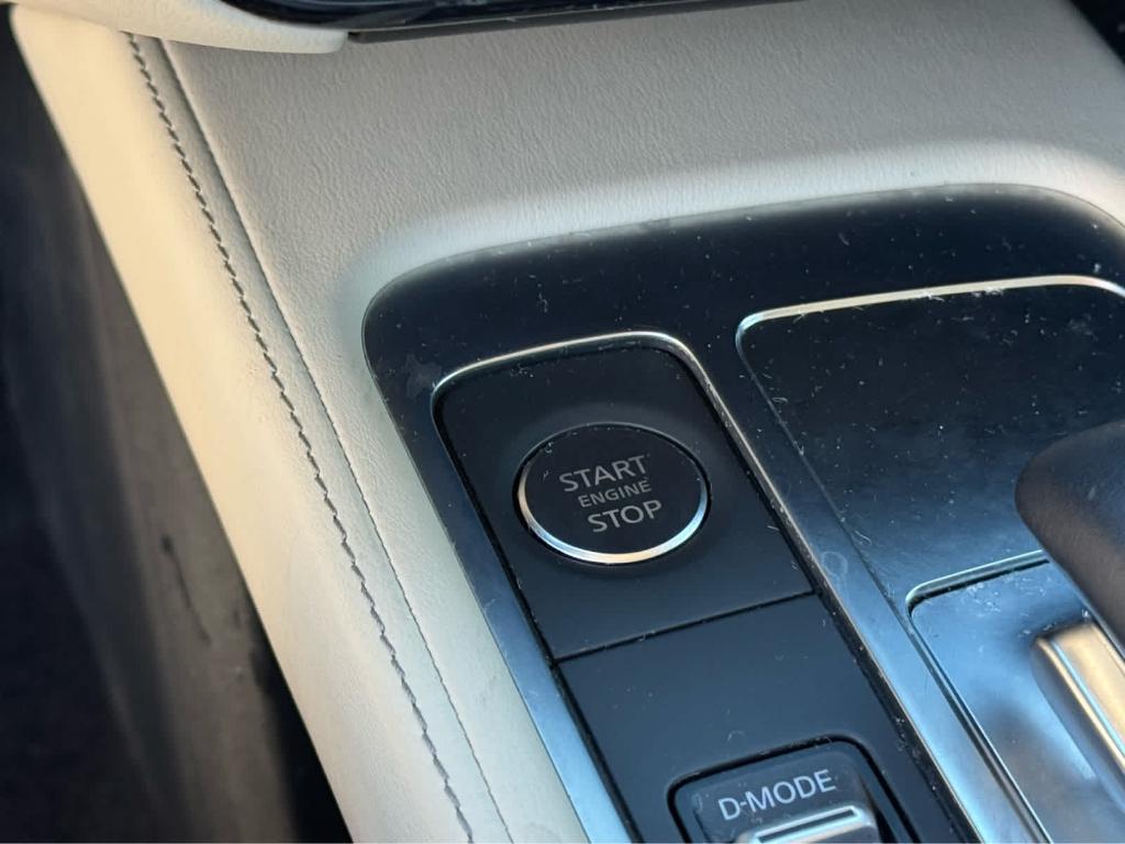 used 2025 INFINITI QX60 car, priced at $38,999