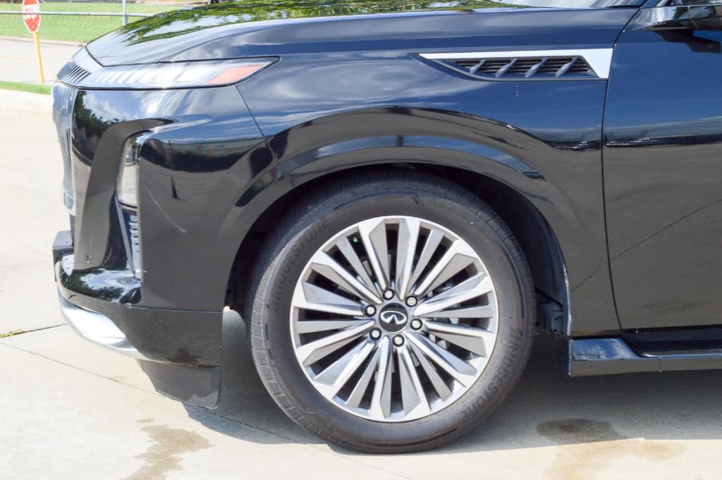 used 2025 INFINITI QX80 car, priced at $77,999