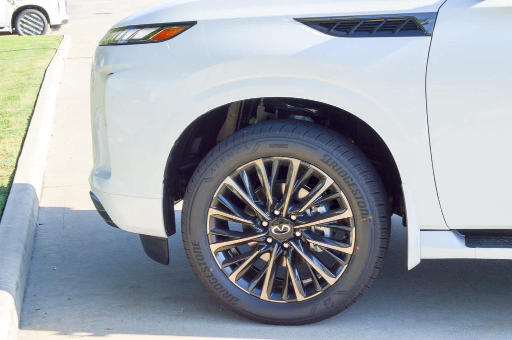 new 2026 INFINITI QX80 car, priced at $117,920