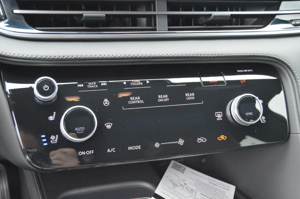 new 2025 INFINITI QX60 car, priced at $60,980