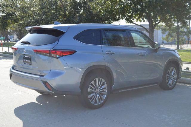 used 2022 Toyota Highlander car, priced at $39,999