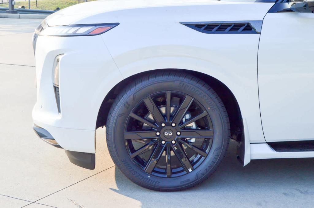 new 2026 INFINITI QX80 car, priced at $121,994