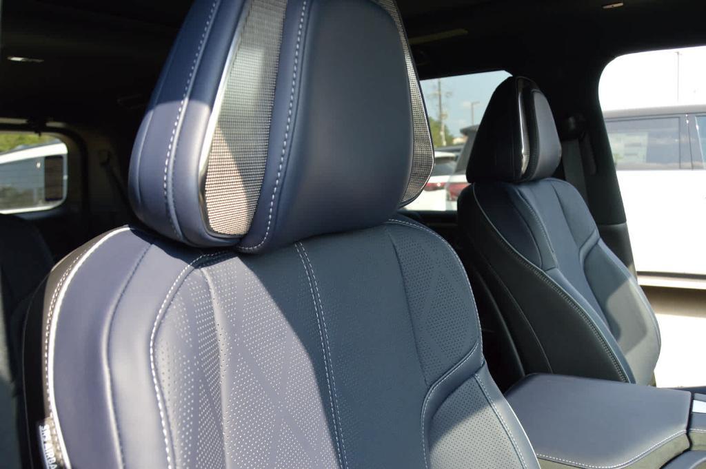 new 2026 INFINITI QX80 car, priced at $106,525