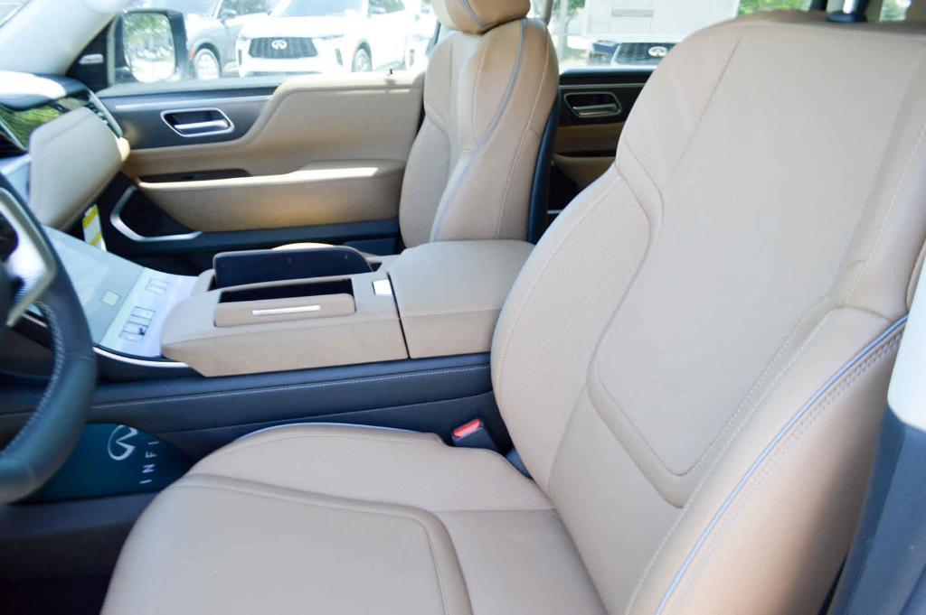 new 2025 INFINITI QX80 car, priced at $106,395