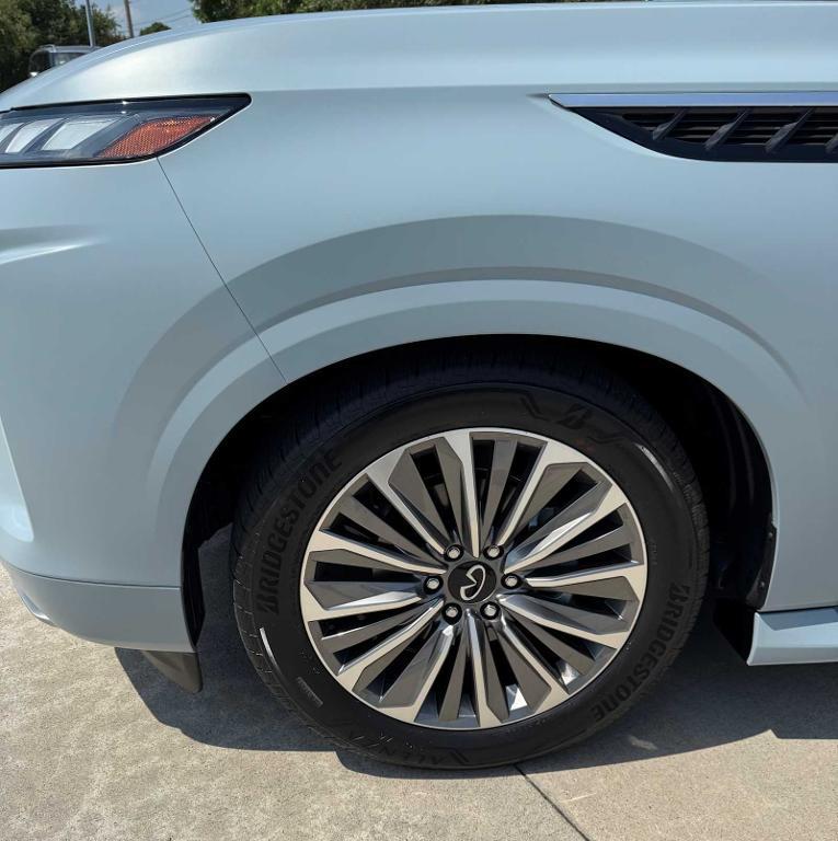new 2025 INFINITI QX80 car, priced at $106,395