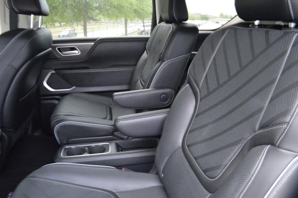new 2025 INFINITI QX80 car, priced at $93,000