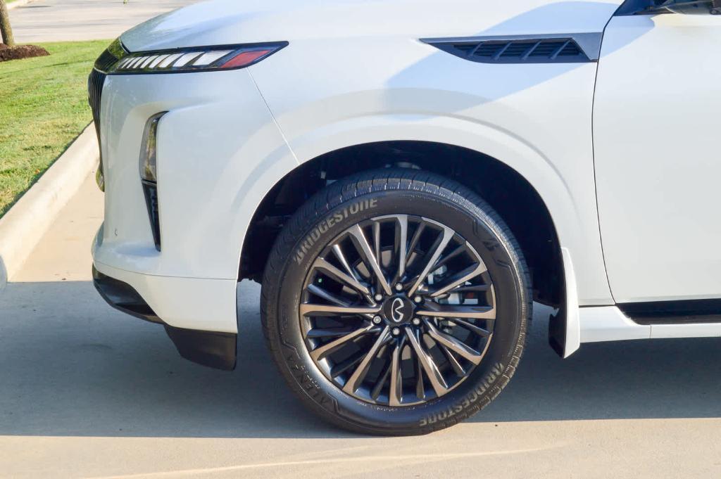 used 2025 INFINITI QX80 car, priced at $89,499