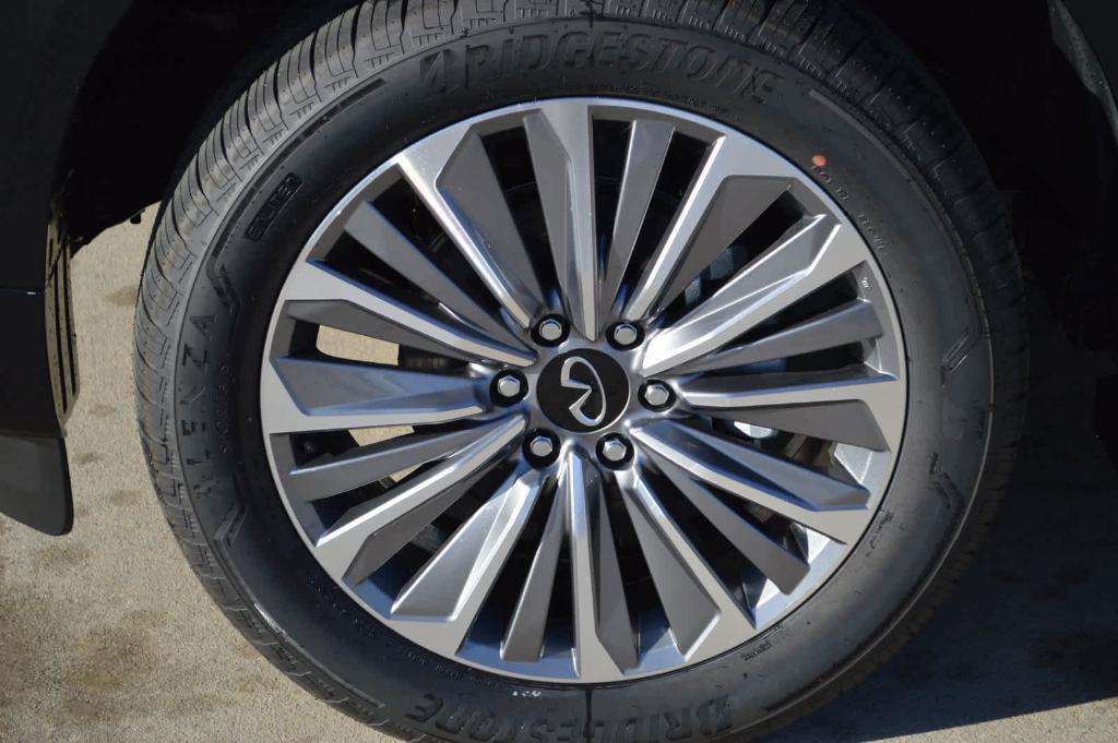 new 2025 INFINITI QX80 car, priced at $103,095
