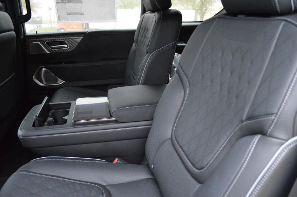 new 2025 INFINITI QX80 car, priced at $114,640