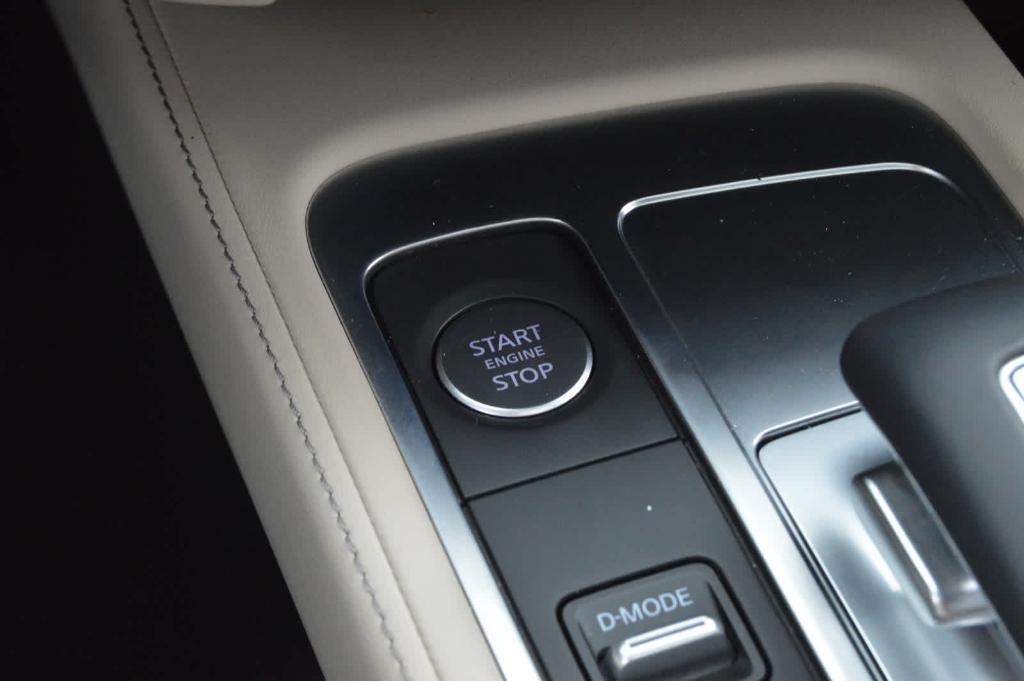 used 2025 INFINITI QX60 car, priced at $52,999