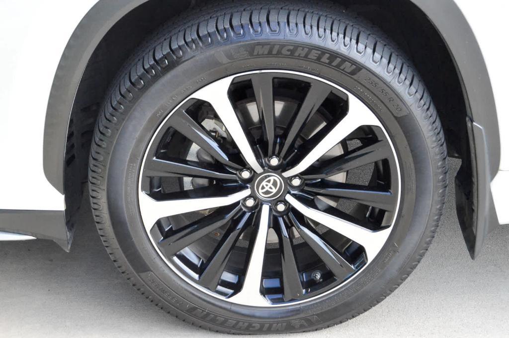 used 2021 Toyota Highlander car, priced at $27,776