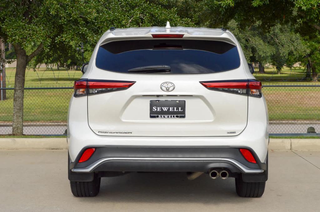 used 2021 Toyota Highlander car, priced at $27,776