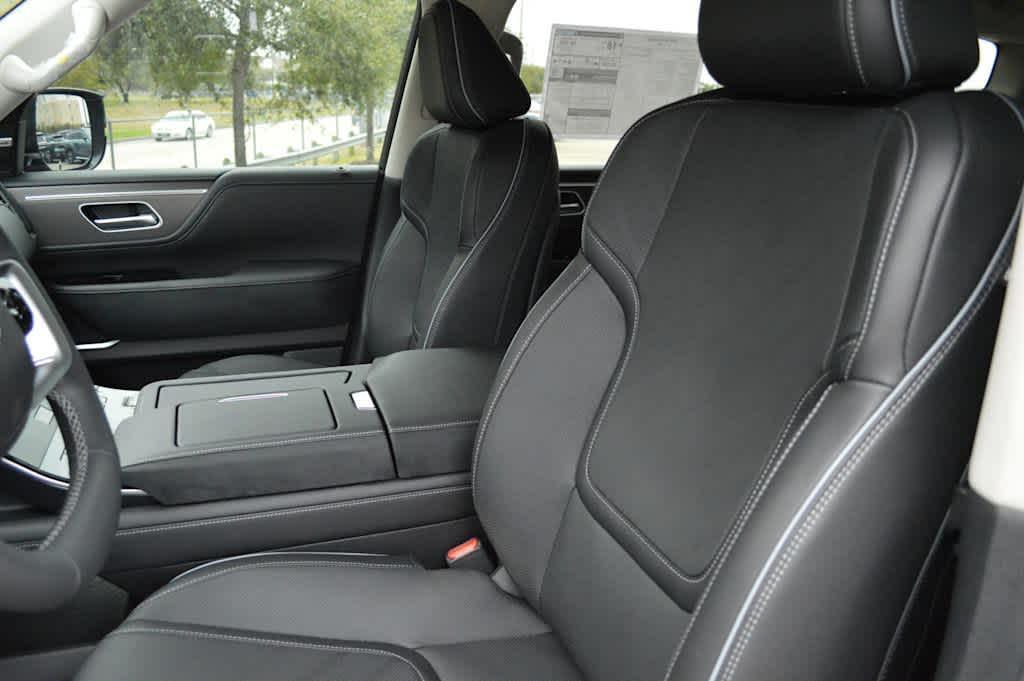 used 2025 INFINITI QX80 car, priced at $77,999