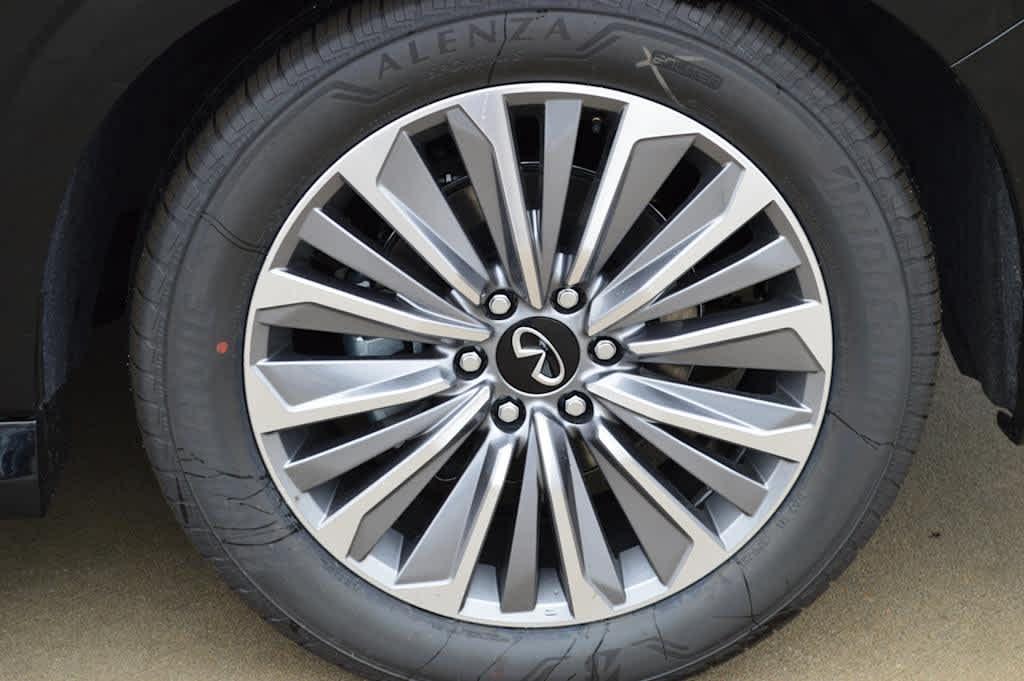 used 2025 INFINITI QX80 car, priced at $77,999