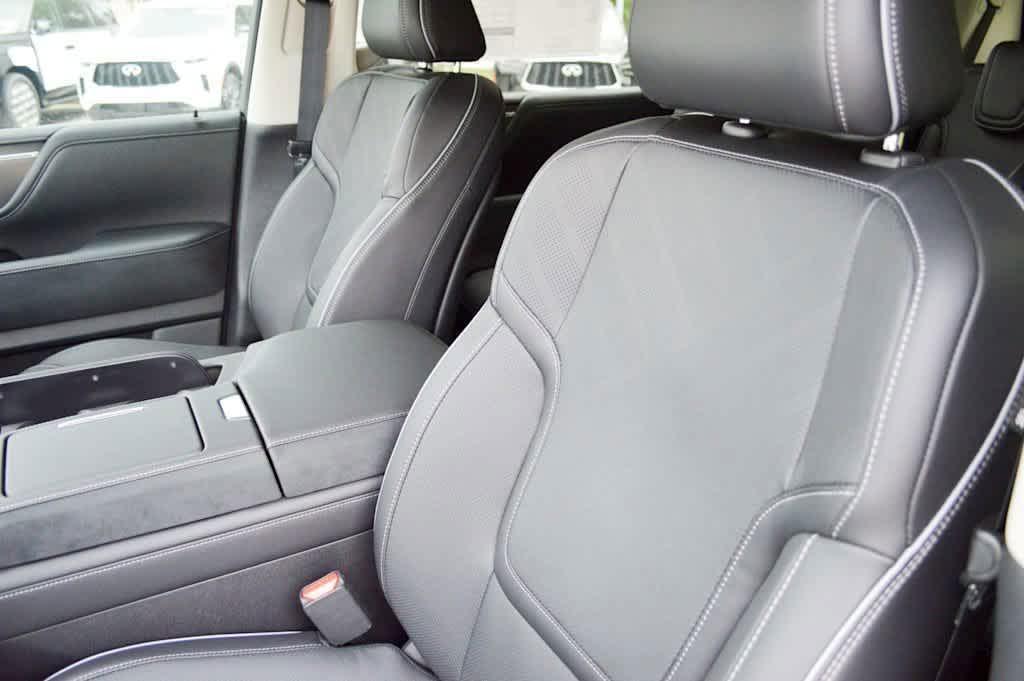 new 2025 INFINITI QX80 car, priced at $92,100