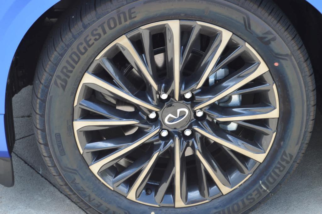 new 2025 INFINITI QX80 car, priced at $123,585