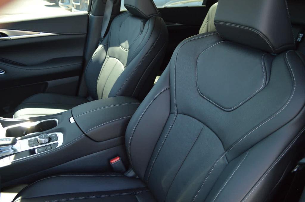 new 2025 INFINITI QX60 car, priced at $53,385