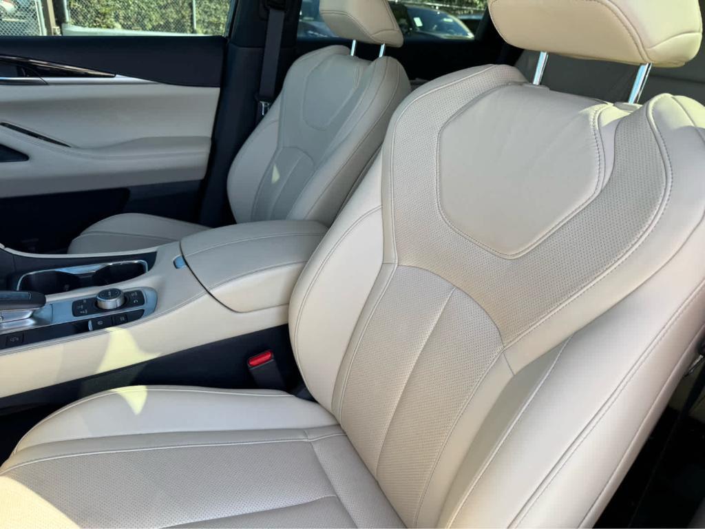 used 2025 INFINITI QX60 car, priced at $39,999