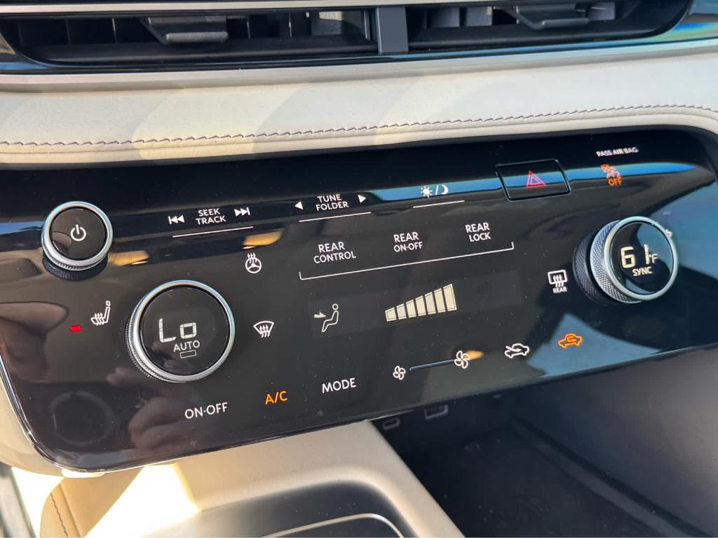 used 2025 INFINITI QX60 car, priced at $39,999