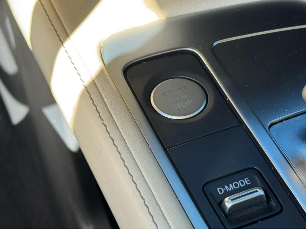 used 2025 INFINITI QX60 car, priced at $39,999