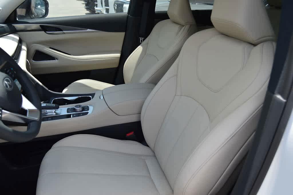 new 2025 INFINITI QX60 car, priced at $59,670