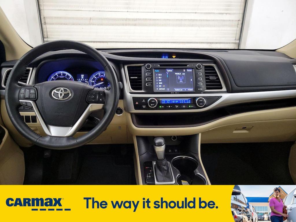 used 2015 Toyota Highlander car, priced at $21,998