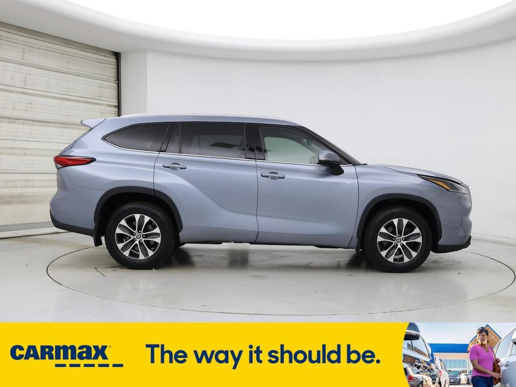 used 2021 Toyota Highlander car, priced at $32,998
