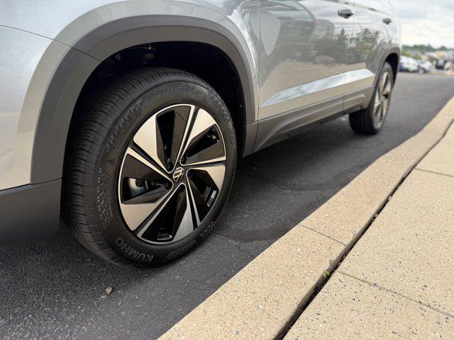 new 2025 Volkswagen Taos car, priced at $32,921
