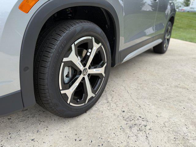 new 2025 Volkswagen Tiguan car, priced at $34,228