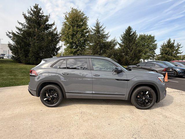 new 2026 Volkswagen Atlas Cross Sport car, priced at $50,192
