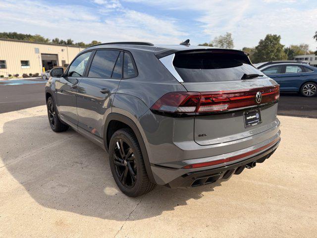 new 2026 Volkswagen Atlas Cross Sport car, priced at $50,192