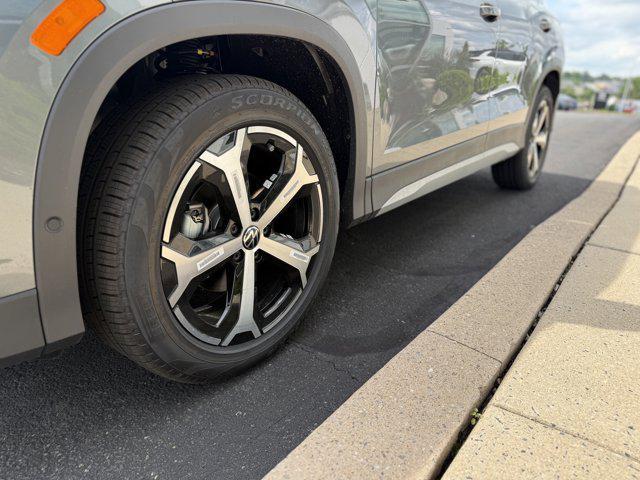 new 2025 Volkswagen Tiguan car, priced at $32,800
