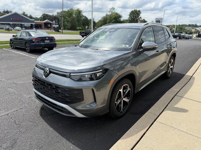 new 2025 Volkswagen Tiguan car, priced at $32,800