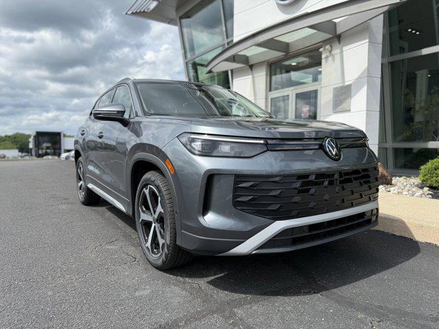 new 2025 Volkswagen Tiguan car, priced at $32,800