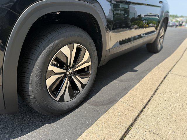 new 2025 Volkswagen Atlas car, priced at $39,961