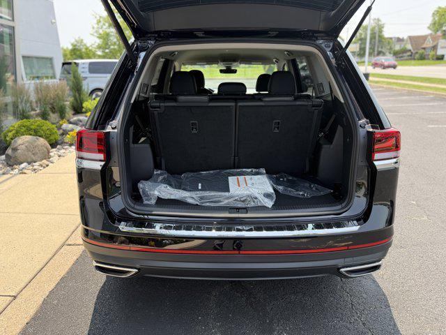 new 2025 Volkswagen Atlas car, priced at $39,961