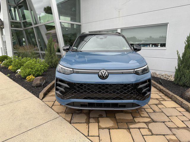 new 2025 Volkswagen Tiguan car, priced at $37,748