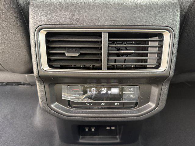 new 2025 Volkswagen Atlas car, priced at $47,115