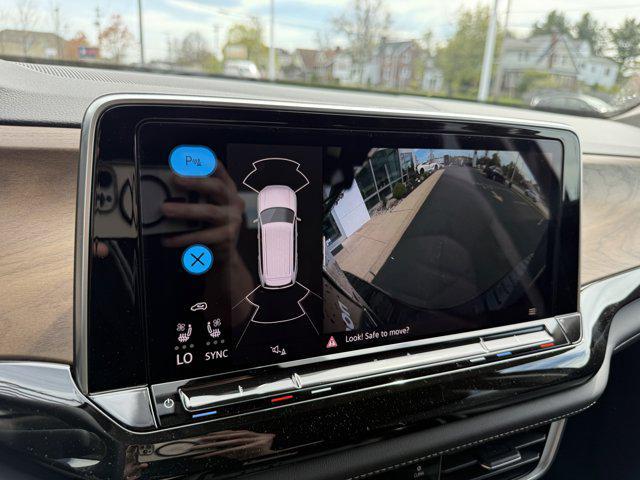 new 2025 Volkswagen Atlas car, priced at $47,115