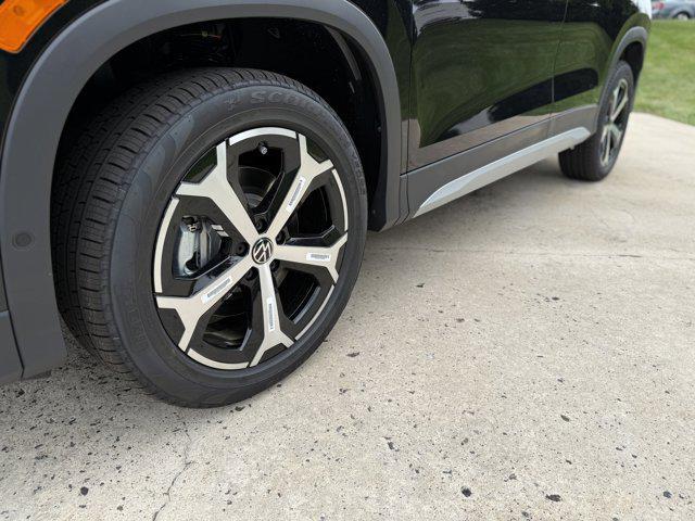 new 2025 Volkswagen Tiguan car, priced at $35,270