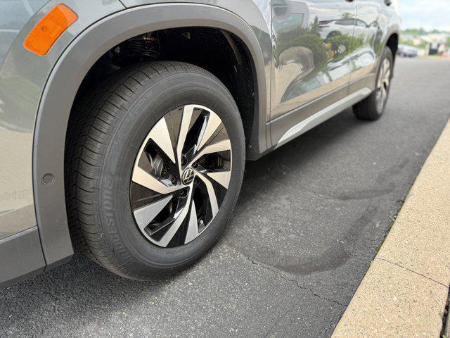 new 2025 Volkswagen Tiguan car, priced at $31,301