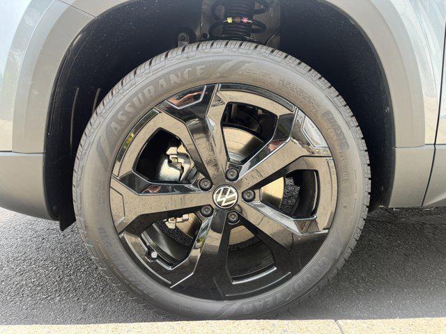new 2025 Volkswagen Taos car, priced at $36,351