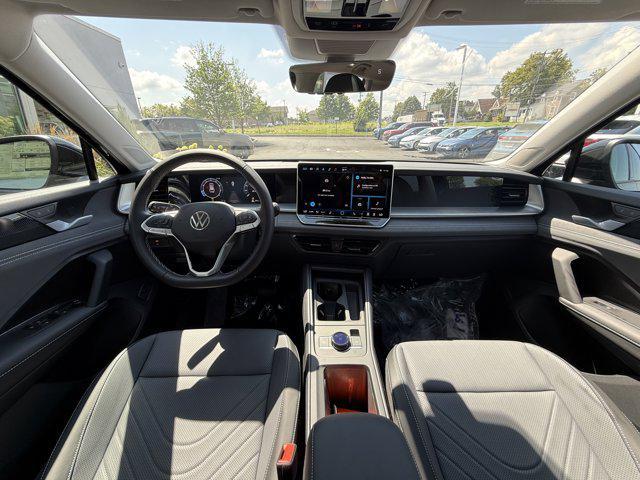 new 2025 Volkswagen Tiguan car, priced at $36,034