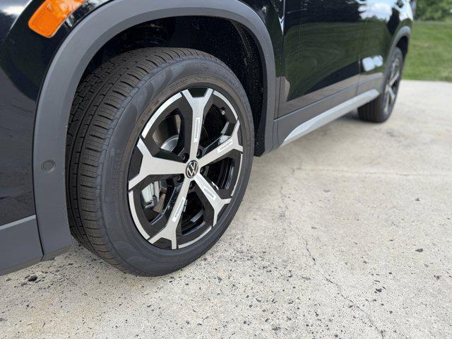 new 2025 Volkswagen Tiguan car, priced at $31,217